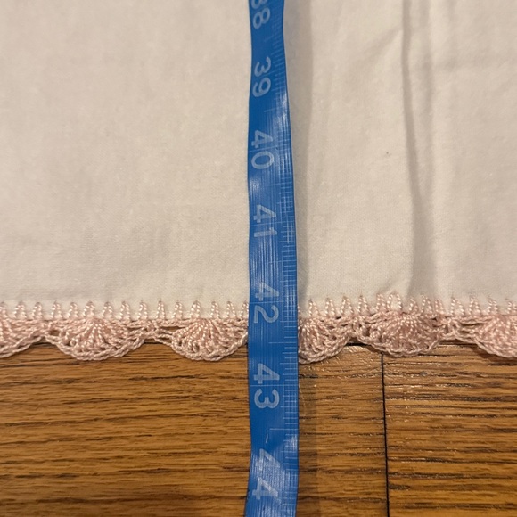 White Baby Blanket with Pink Trim | Soft and Cozy | VGUC - Picture 10 of 10